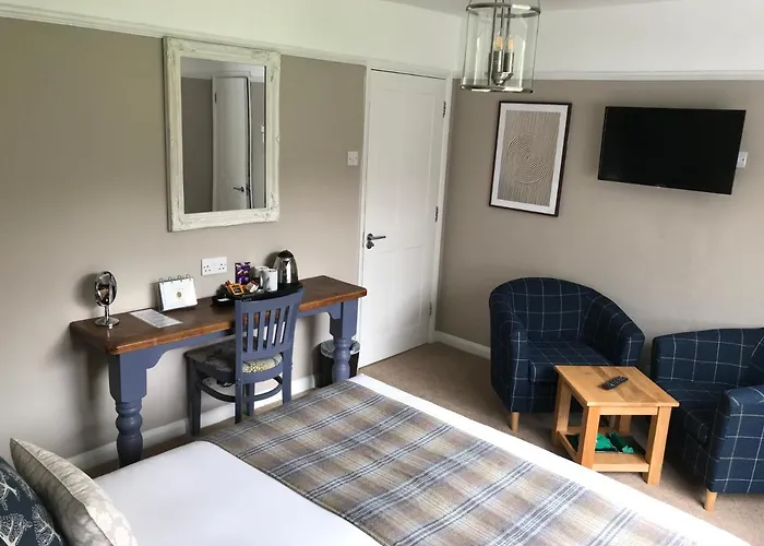 Oak Tree Lodge & Holiday Parking
